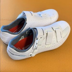 Shimanos RP5 women’s white spin shoes soulcycle